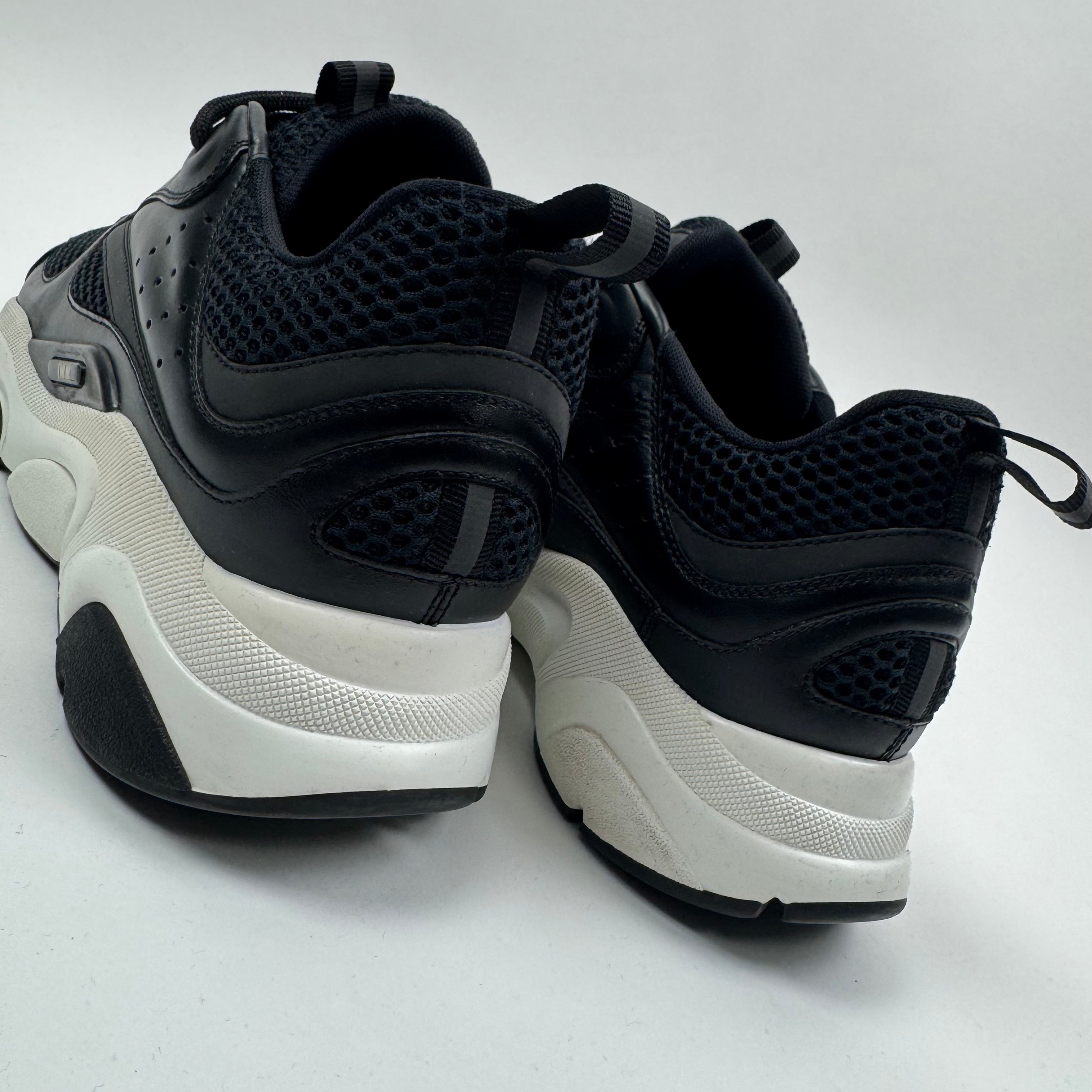 Dior B22 Sneaker Size: EU 42 ½