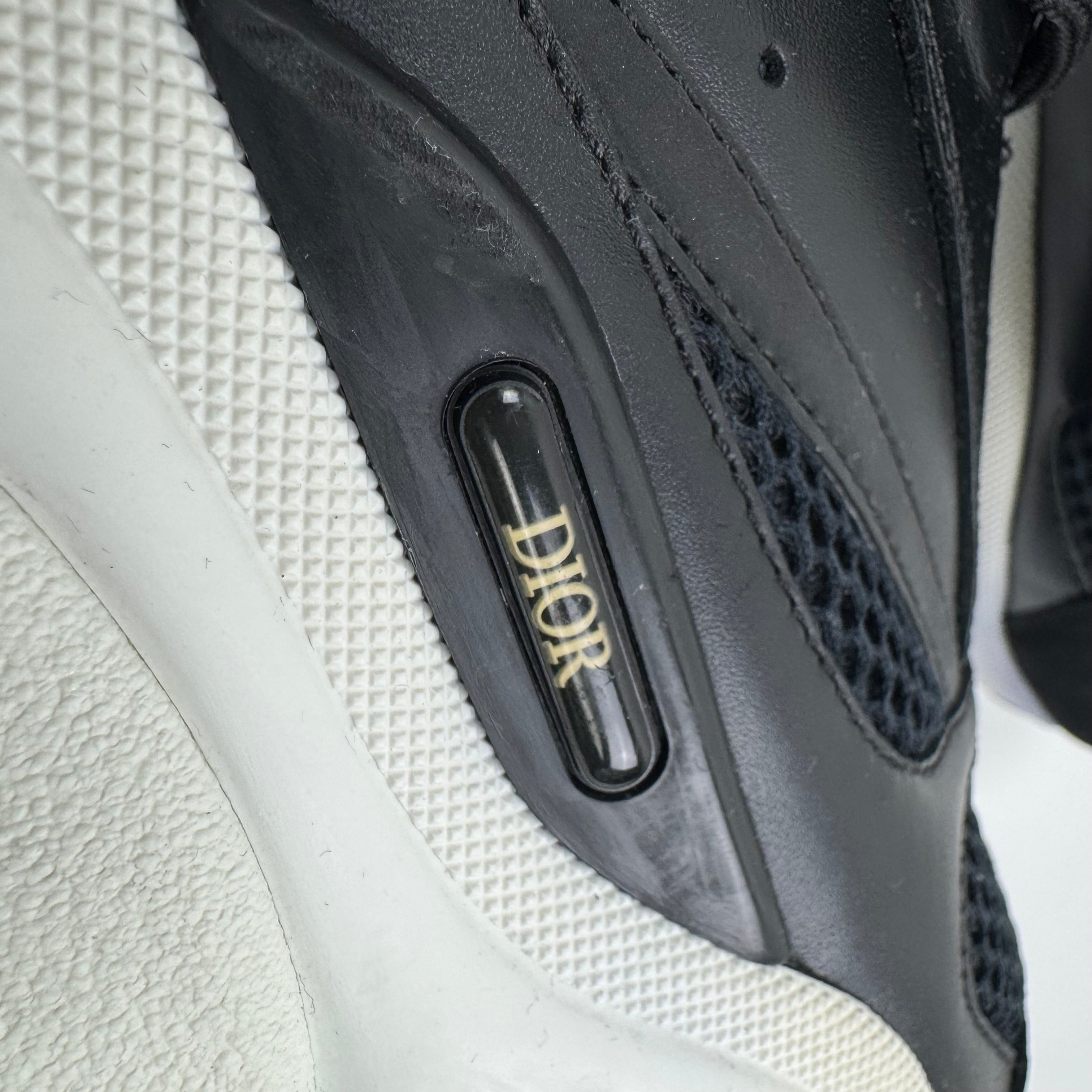 Dior B22 Sneaker Size: EU 42 ½